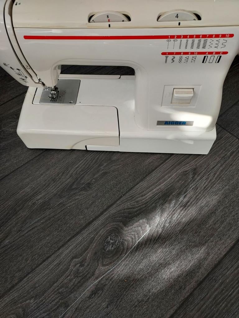 Aigger naaimachine, Hobby en Vrije tijd, Ophalen, Gebruikt, Naaimachine, Overige merken