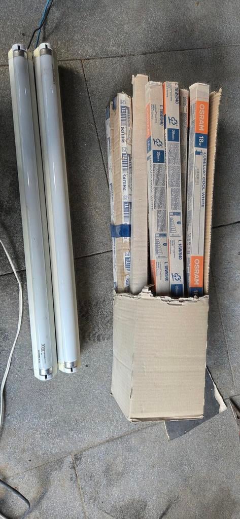 2 TL lampenhouders met 19 TL lampen, Ophalen