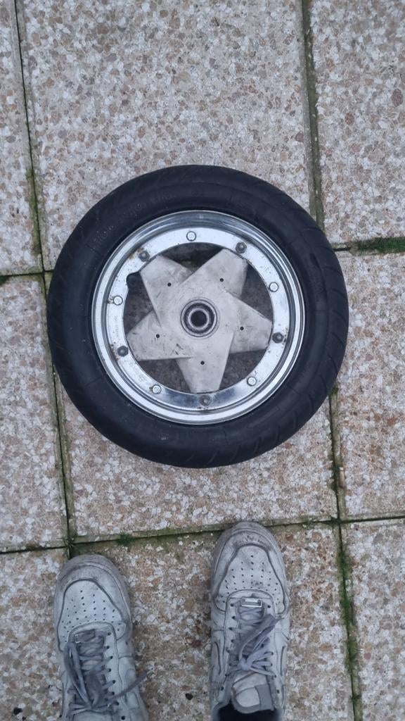 Skipper 125 achtervelg met lekke band, Fietsen en Brommers, Brommeronderdelen | Scooters, Ophalen of Verzenden, Overige typen