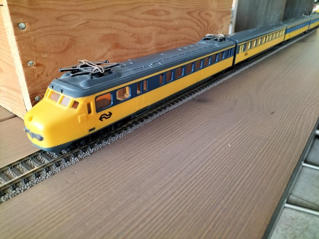 Lima HO hondekop. 4 delige intercity, Hobby en Vrije tijd, Modeltreinen | H0, Treinset, Gelijkstroom, Analoog, Ophalen of Verzenden