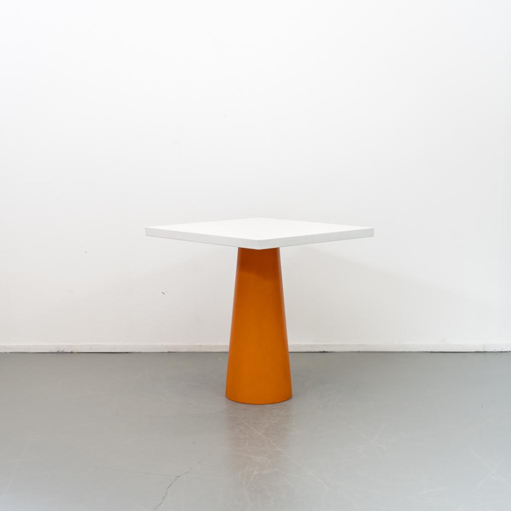 2 Moooi Design Container Table 70x70 cm Oranje
