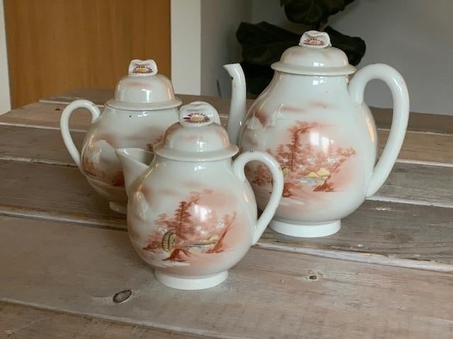 Oud chinees theestel theepot melk en suikerpot. Porselein., Ophalen