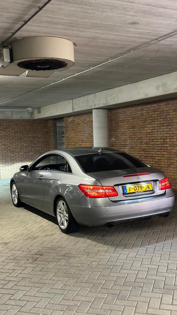 Mercedes E350 CGI Coupé V6 | Automaat | 160.000km, Automaat, Achterwielaandrijving, 1800 kg, Zwart