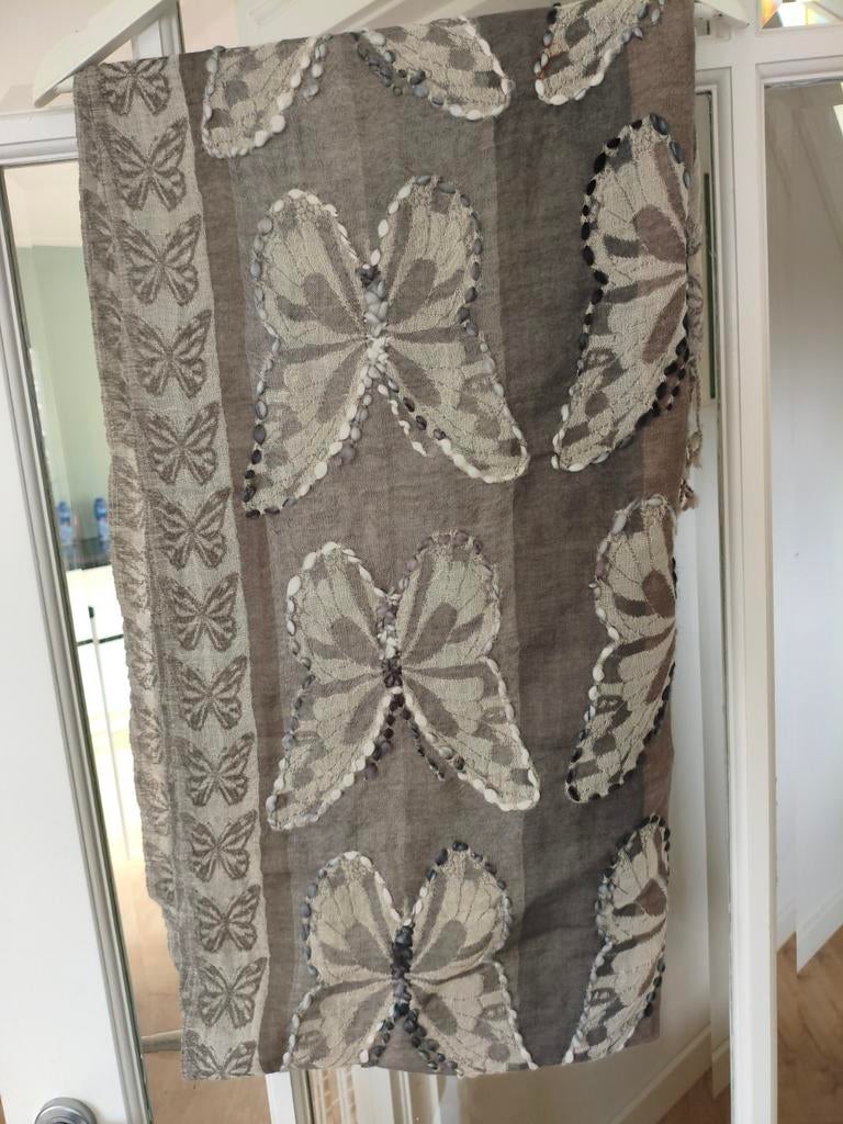 Nepalese wollen sjaal, Kleding | Dames, Ophalen of Verzenden, Zo goed als nieuw, Maat 46/48 (XL) of groter, Sjaal