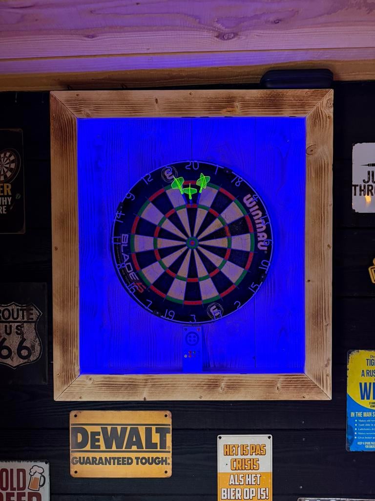 Nieuwe handgemaakte dartbord ombouw met led verlichting., Ophalen of Verzenden, Nieuw, Overige typen