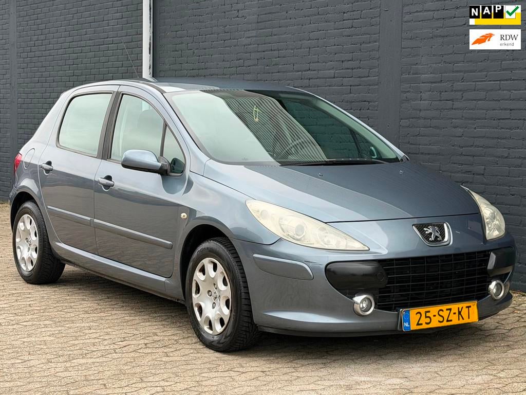 Peugeot 307 1.4-16V XS AIRCO CRUISE NIEUW APK NAP, Auto's, Voorwielaandrijving, Zwart, 4 cilinders, 620 kg