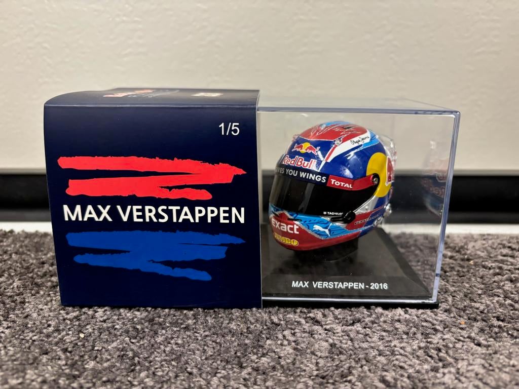 Max verstappen helm 1:5 seizoen 2016, Verzamelen, Automerken, Motoren en Formule 1, Ophalen of Verzenden, Zo goed als nieuw, Formule 1