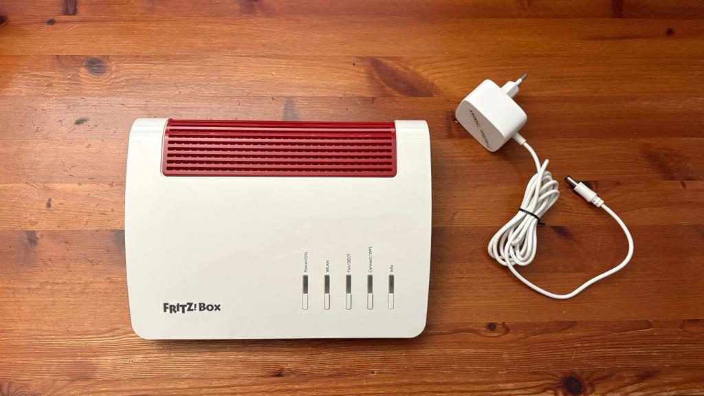 Fritzbox 7590 AX v2 International, Computers en Software, Routers en Modems, Zo goed als nieuw, Router met modem, Ophalen