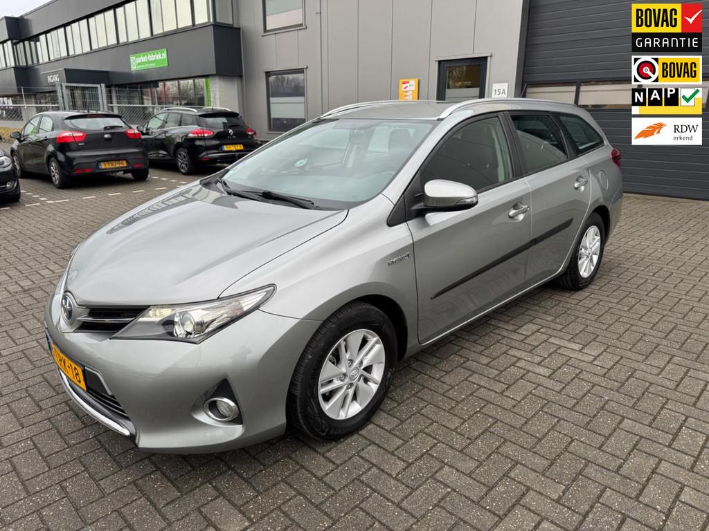 Toyota Auris Touring Sports 1.8 Hybrid Aspiration, Gebruikt, Origineel Nederlands, Metallic lak, 66 €/maand