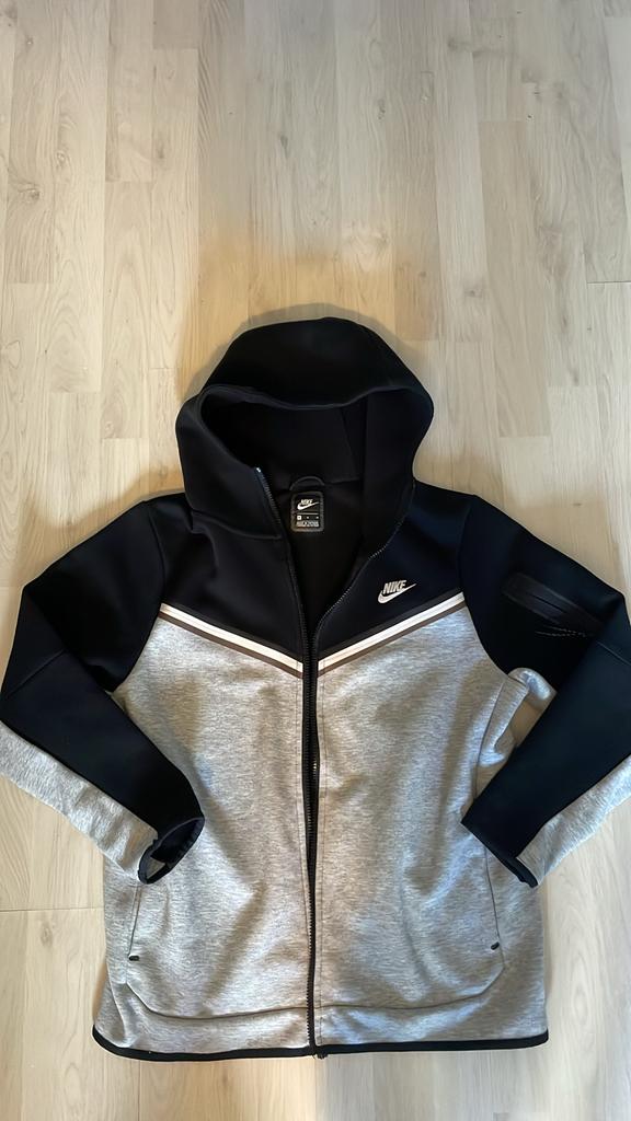 Nike Tech Fleece zwart grijs maat S, Ophalen of Verzenden, Gedragen, Maat 46 (S) of kleiner, Zwart
