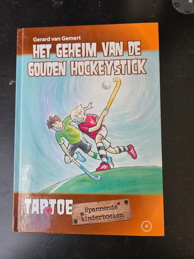 Gerard van Gemert - Het geheim van de gouden hockeystick, Boeken, Ophalen of Verzenden, Zo goed als nieuw