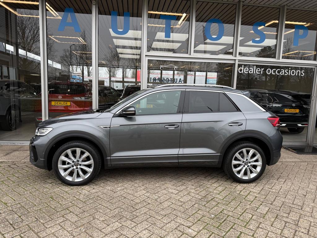 Volkswagen T-Roc 1.5 TSI R-Line Business 150PK / ACHTERUITRI, 1258 kg, 4 cilinders, 150 pk, Leder en Stof