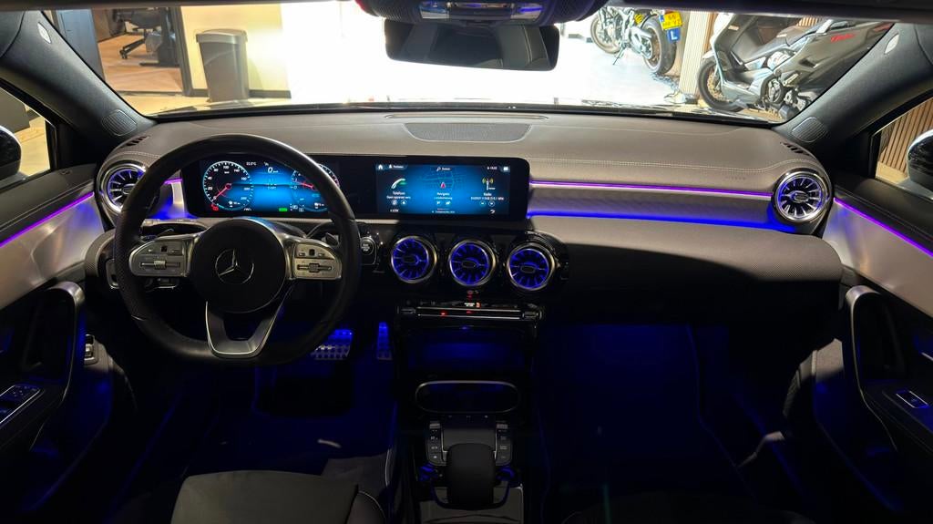 Mercedes-Benz A-klasse 250 e Edition|Pano|Night Pack|Sfeer|C, Gebruikt, Zwart, 4 cilinders, 16 kWh