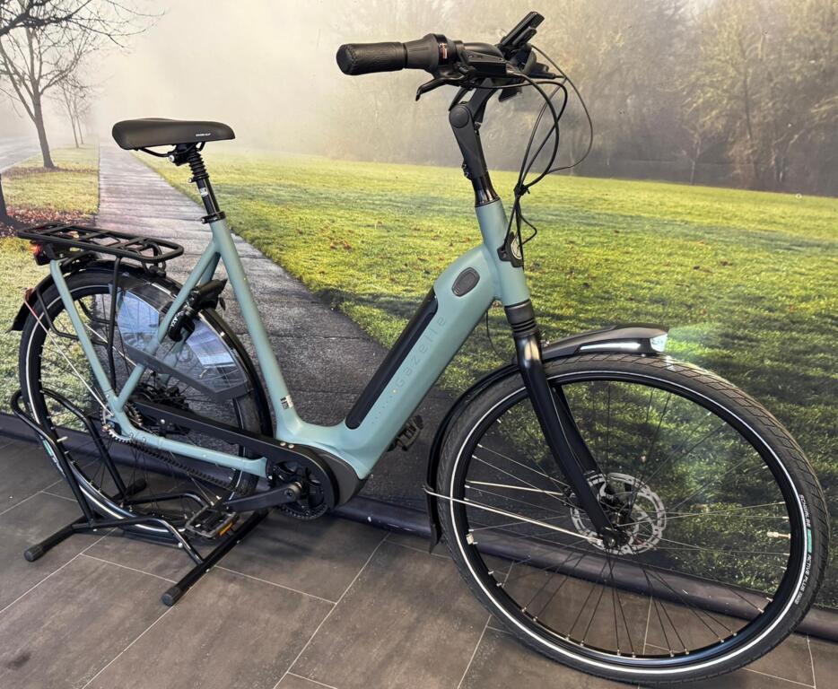 NIEUW Gazelle Grenoble C5 BOSCH | AANBIEDING | €3999 → €3199, Koninklijke Gazelle N.V., Wilhelminaweg 8 6951 BP Dieren Nederland