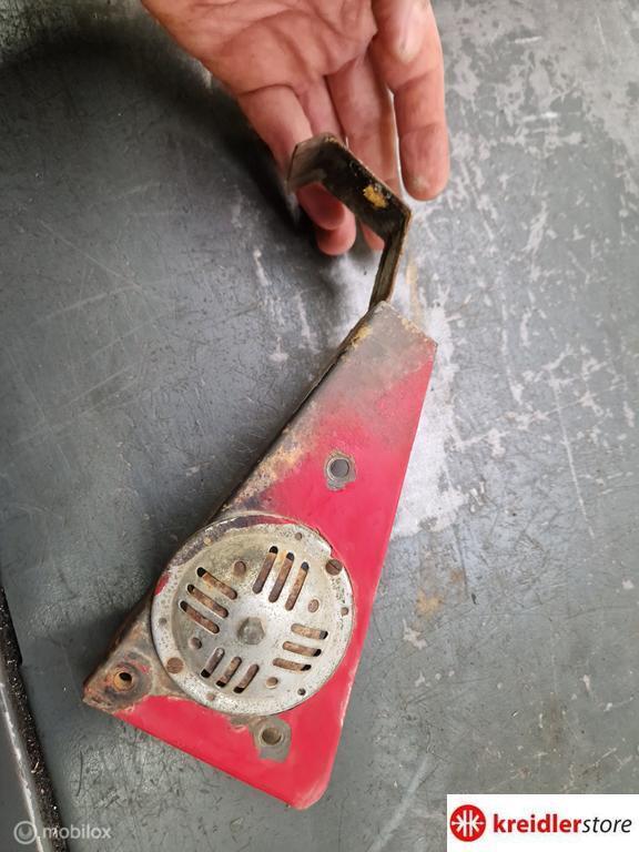 Kreidler Eitank 1959 tank bevestiging op frame claxonhuis