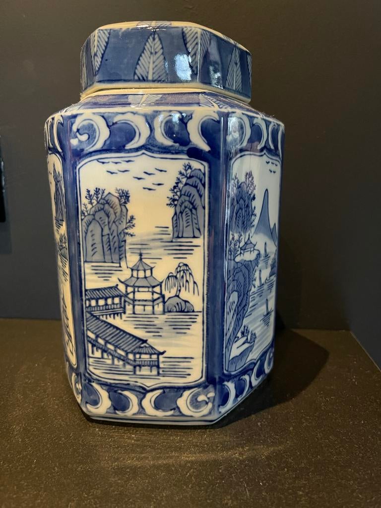 Zeshoekige Chinese porseleinen pot met deksel, gemerkt, Antiek en Kunst, Antiek | Porselein, Ophalen of Verzenden