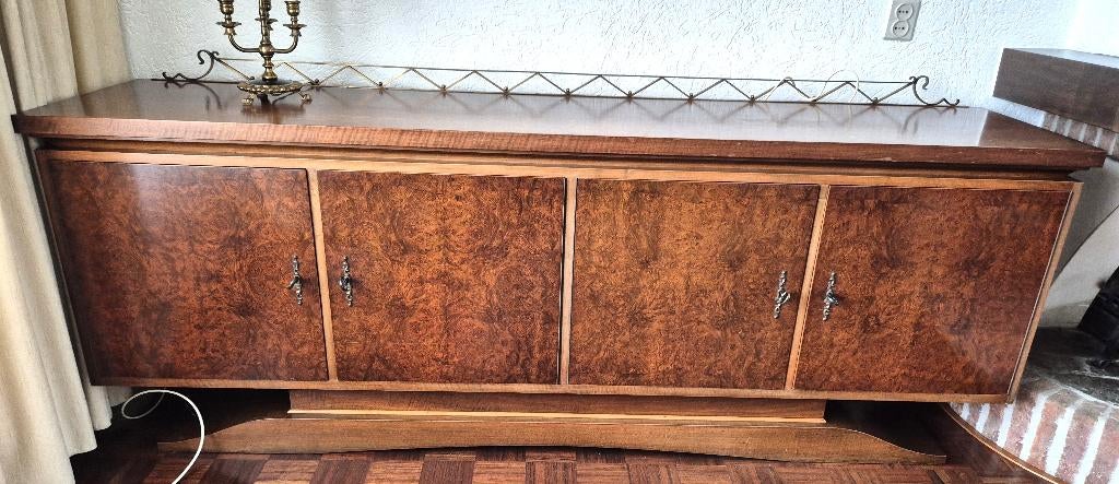 Dressoir van notenhout, Gebruikt, Met deur(en), Klassiek, 150 tot 200 cm