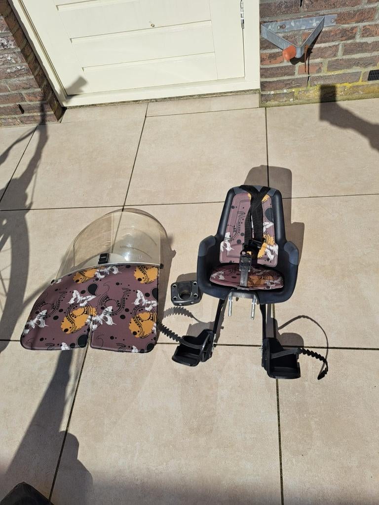 Bobike Voorzitje met scherm en adapter, Fietsen en Brommers, Fietsaccessoires | Fietsstoeltjes, Ophalen, Gebruikt