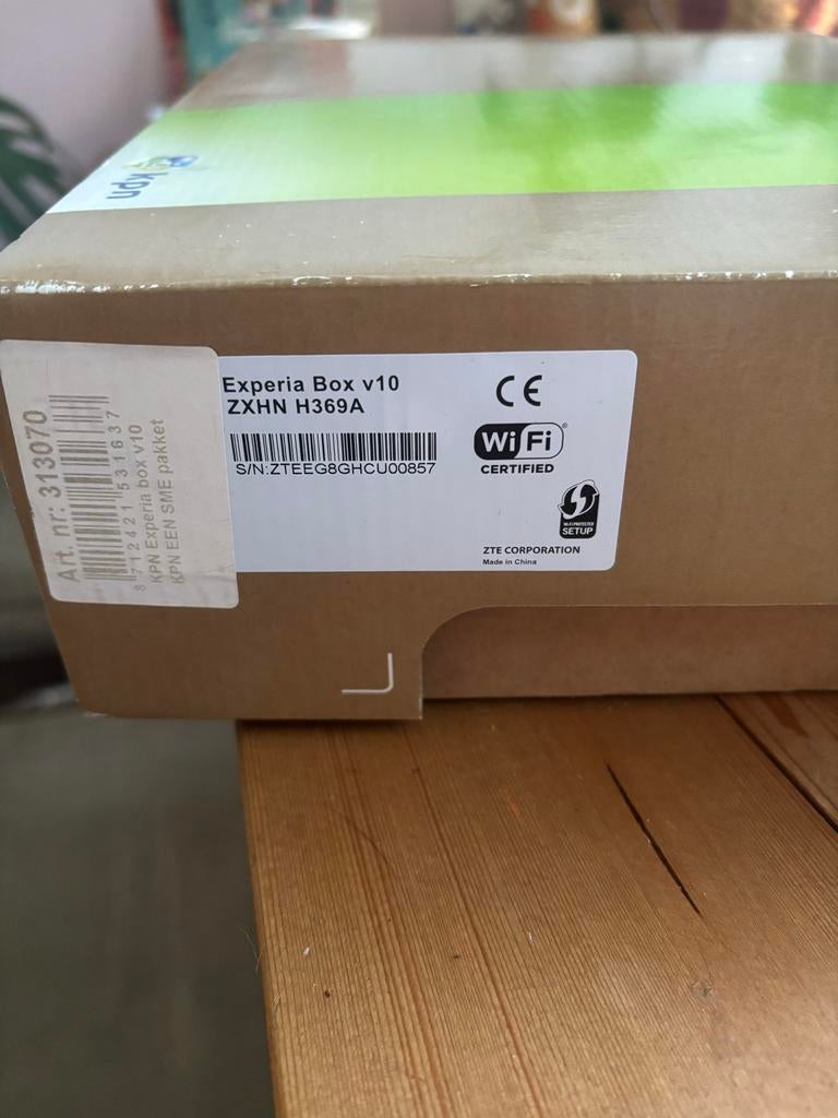 Experia Box V10 KPN Router/Modem - Nieuw in doos, Computers en Software, Routers en Modems, Ophalen of Verzenden, Nieuw, Router met modem