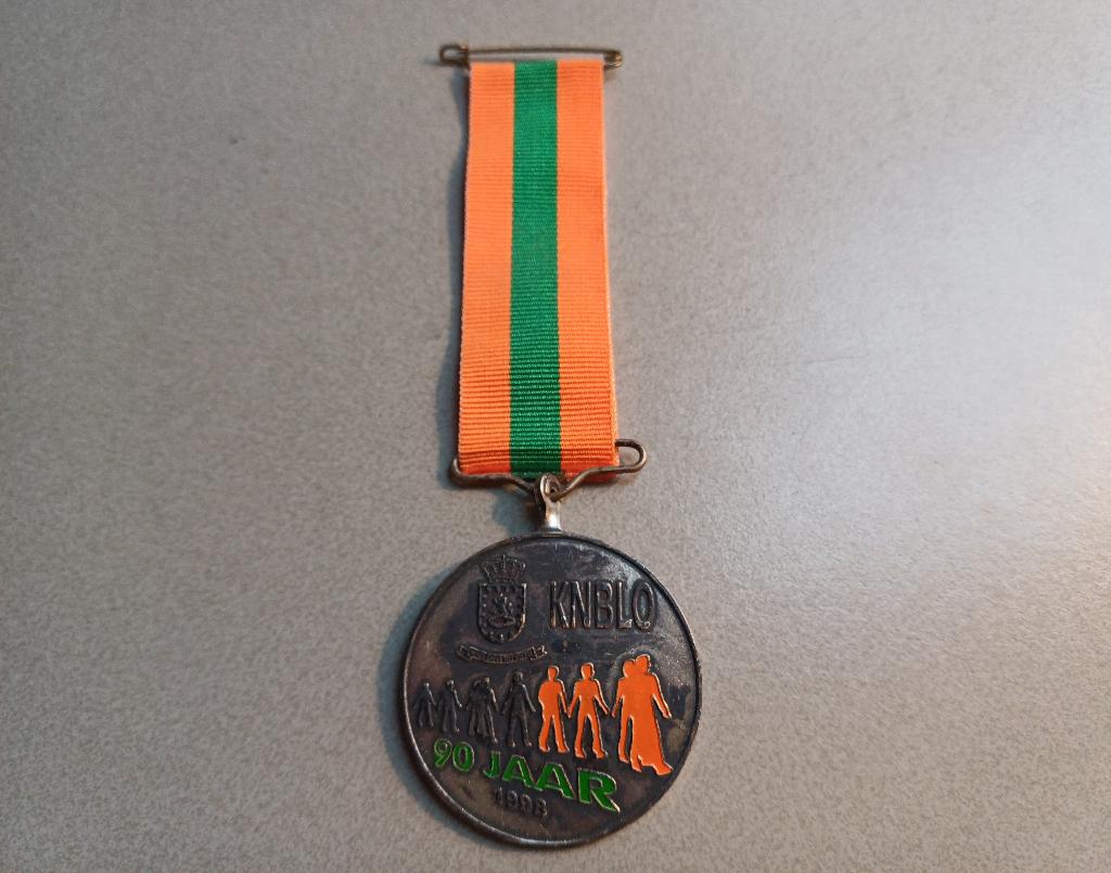 Medaille KNBLO 90 jaar 1998 K.N.B.L.O. Willen Is Kunnen, Ophalen of Verzenden, Overige materialen