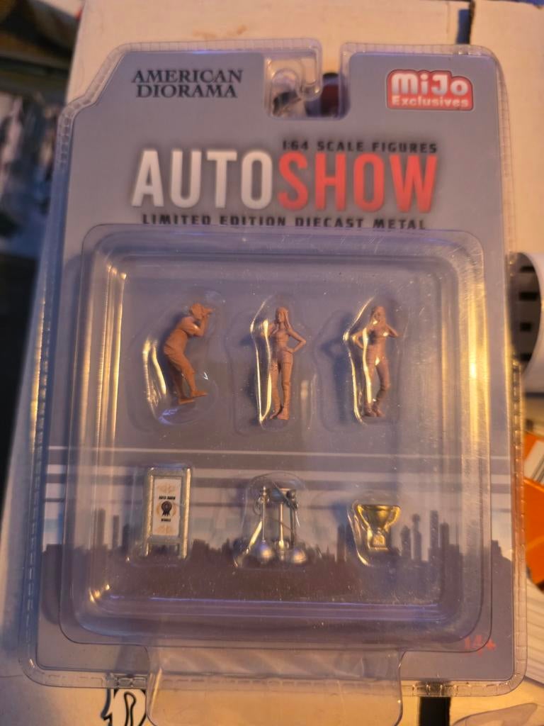American Diorama Auto Show 1:64 schaal figuren, Onbekend, Nieuw, Ophalen of Verzenden, Onbekend