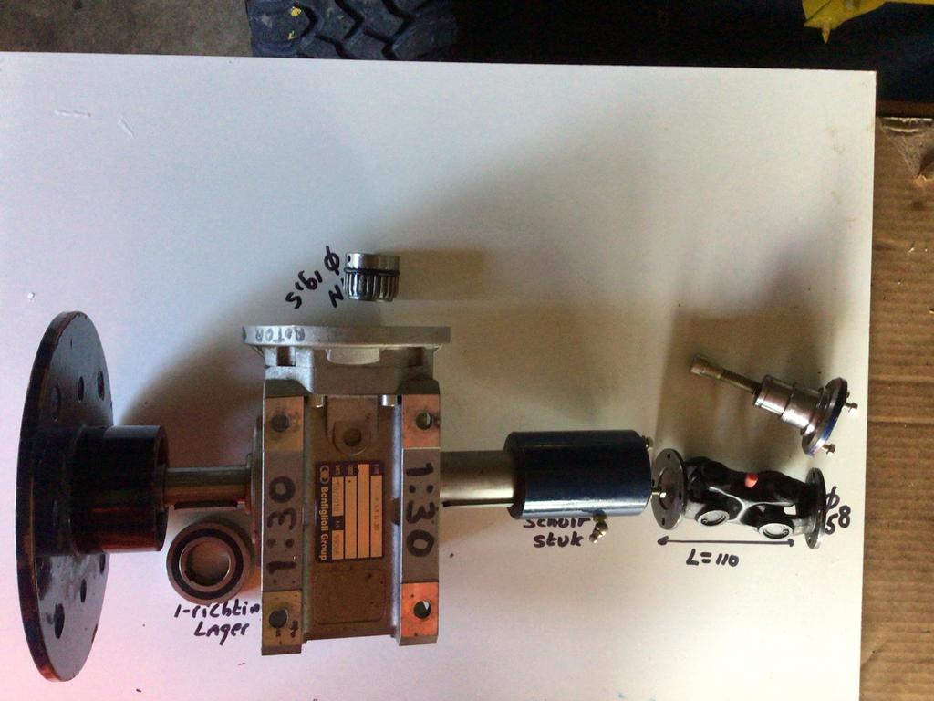 Haakse overbrenging, homokineet, flens, lager, schuifstuk., Ophalen, Zo goed als nieuw