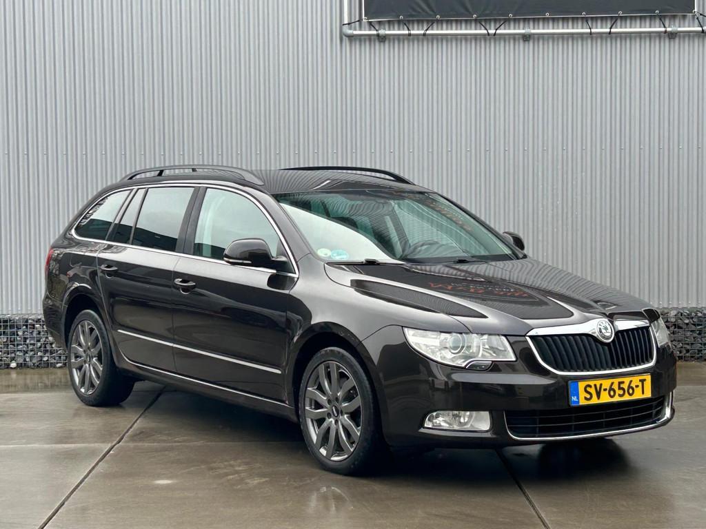 Skoda Superb Combi 2.0 TDI Greentech Arctic Active, Navi, Cl, Euro 5, Stof, 4 cilinders, Bruin