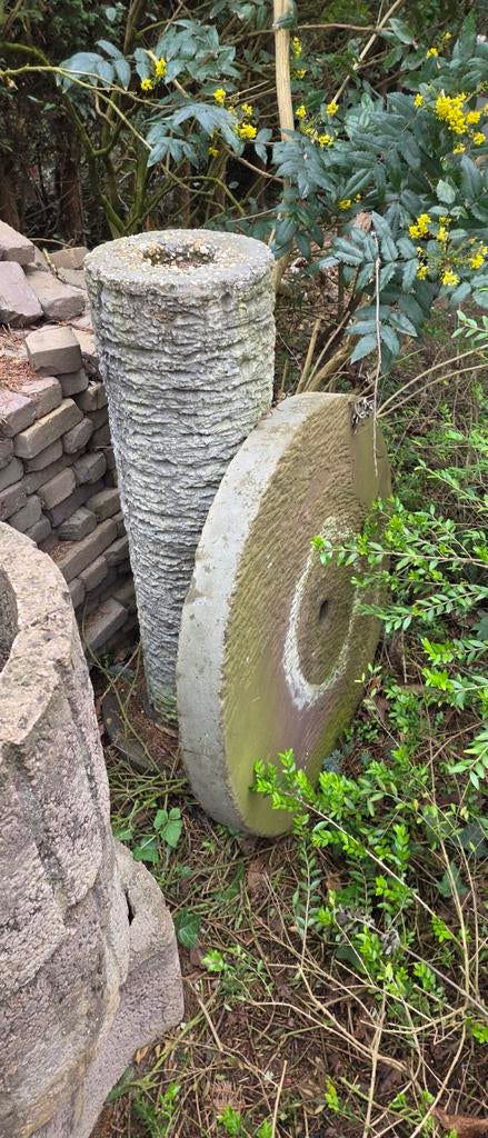 Unieke molensteen fontein/waterornament voor de tuin, Ophalen of Verzenden, Gebruikt, Graniet, Fontein
