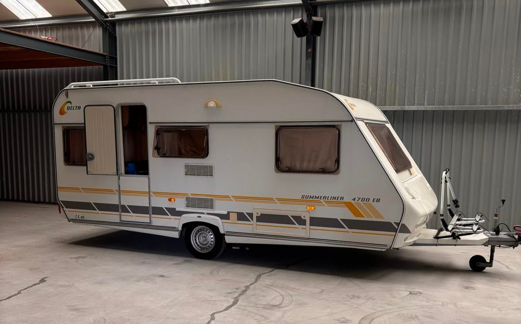 Summerliner 4700 EB caravan, Treinzit, Particulier, 6 tot 7 meter, Delta
