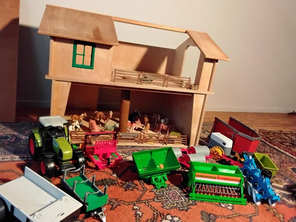 GROTE HOUTEN BOERDERIJ MET VELE TOEBEHOREN, Ophalen, Poppenhuis