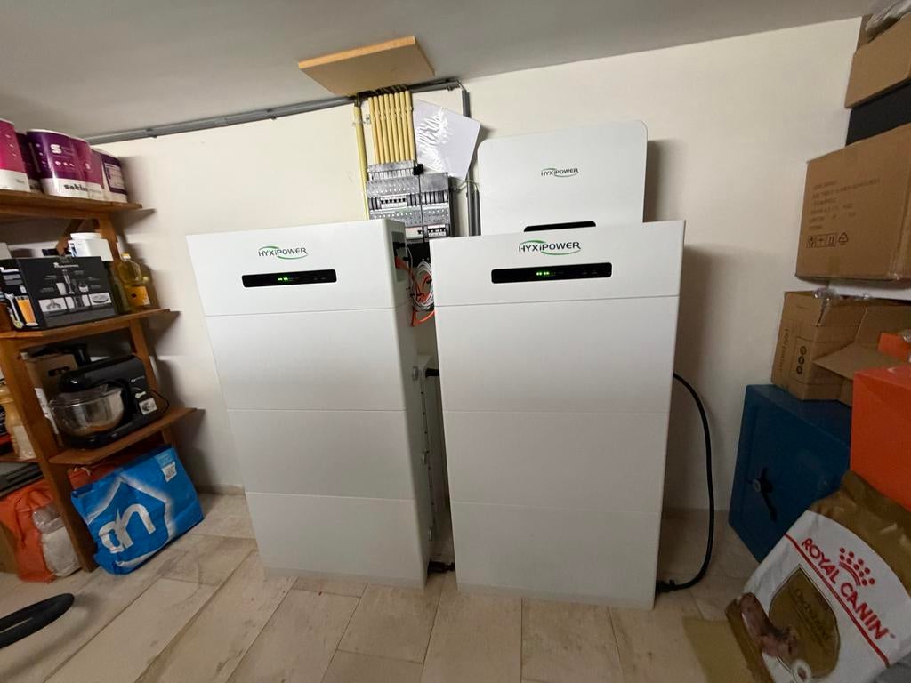 Hyxipower 10 kW 3 fase Hybrid Omvormer met 30 kWh Batterijen, Doe-het-zelf en Verbouw, Zonnepanelen en Toebehoren, Ophalen, Gebruikt