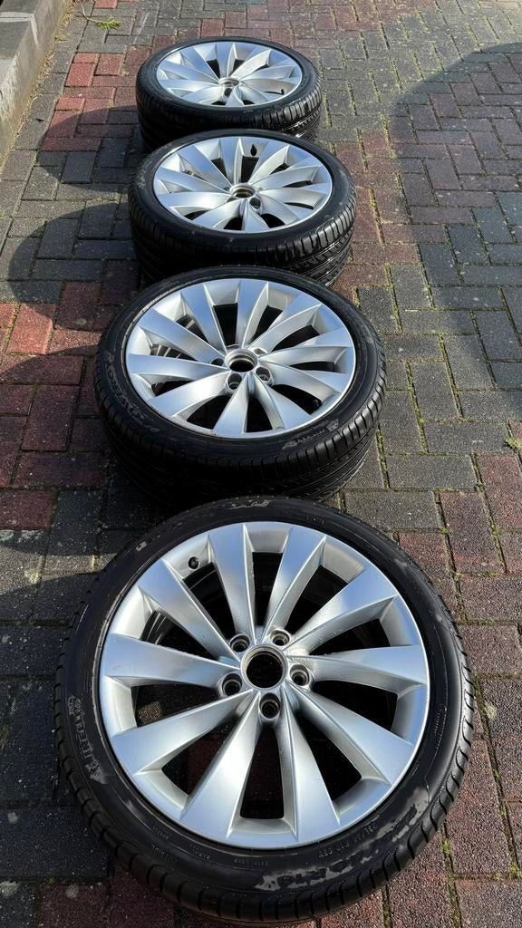 Rotor velgen met Pirelli banden 18 inch(Audi/ VW), Auto-onderdelen, Ophalen, 18 inch, Gebruikt, Banden en Velgen