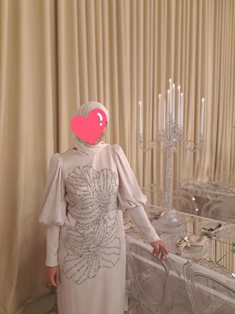 Elegante avondjurk met pailletten - Crème, Galajurk, Beige, Maat 42/44 (L), Ophalen of Verzenden