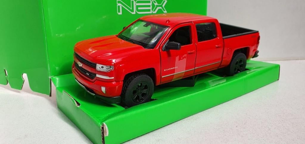 Chevrolet Silverdo Rood 2017 1:24, Ophalen of Verzenden, Nieuw, Auto, Welly