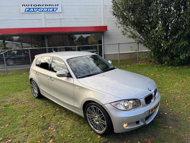BMW 1-serie 130i M-SPORT ULTIMATE EDITION/AUTOMAAT/F1/LEER/X, Auto's, Euro 5, Achterwielaandrijving, Gebruikt, 258 pk