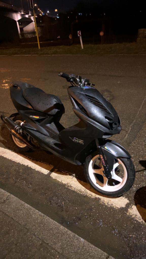 Yamaha aerox 70cc, Ophalen, Zo goed als nieuw, Tweetakt, Aerox