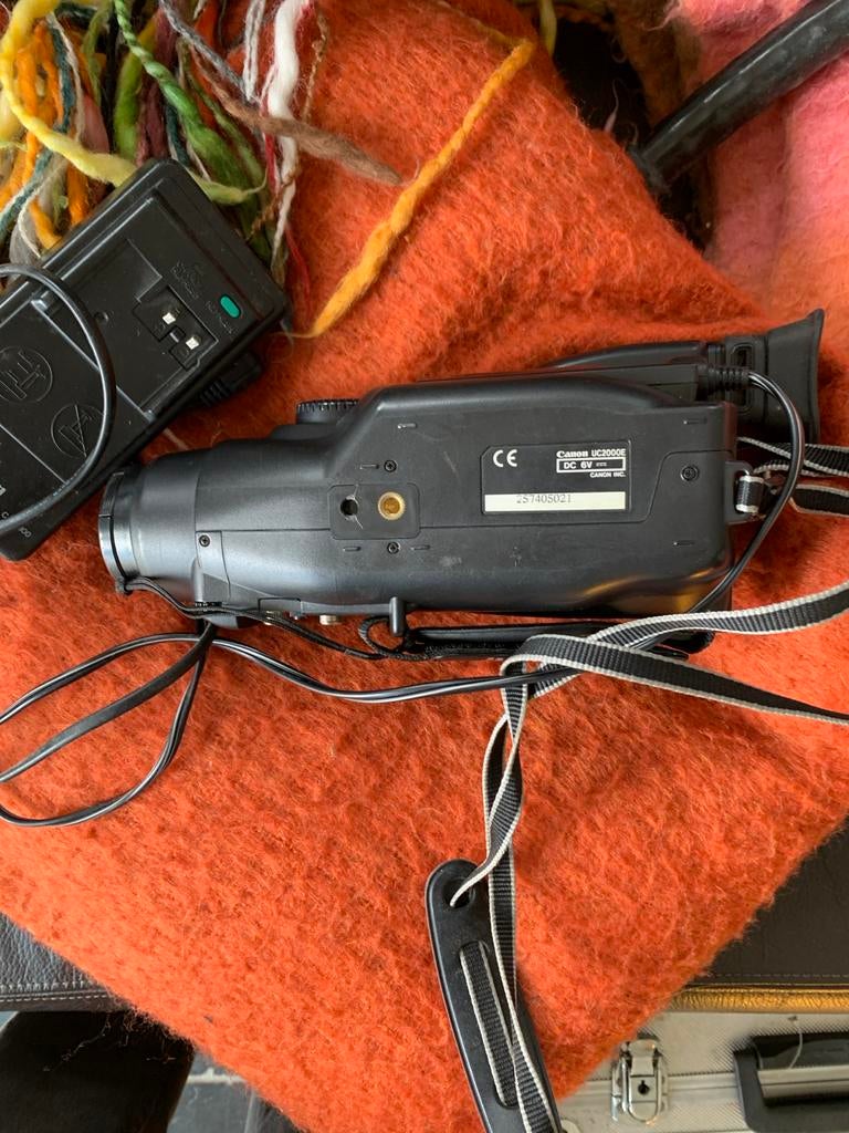 Canon UC2000 Video Camera met kabels en adapter, Gebruikt, Canon, Overige soorten, Ophalen of Verzenden