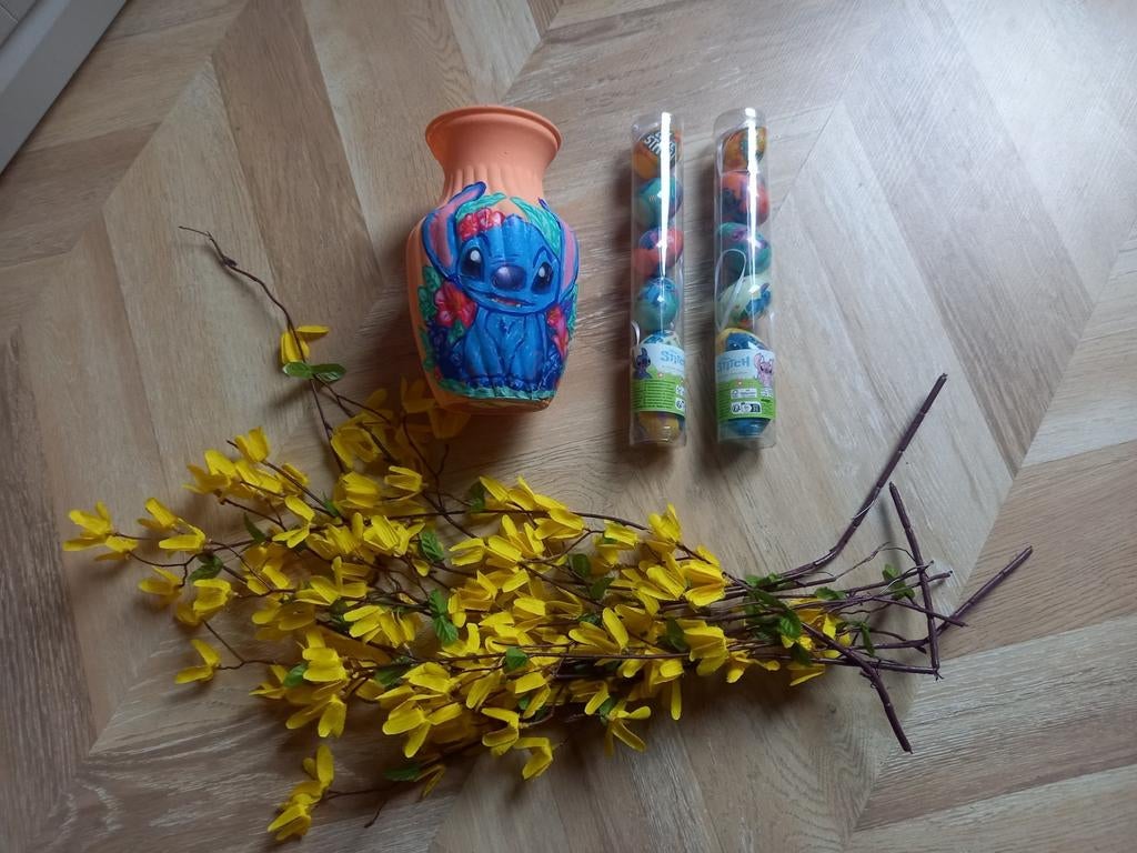Stitch vaas, takken en eieren pasen deco, Overige kleuren, Aardewerk of Porselein, Ophalen of Verzenden, Zo goed als nieuw