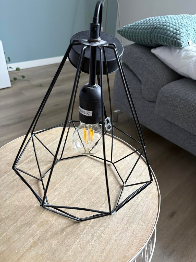 Zwarte hanglamp, Huis en Inrichting, Lampen | Hanglampen, Ophalen, Zo goed als nieuw, Minder dan 50 cm