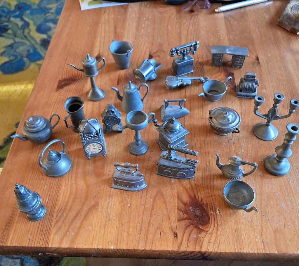 Tinnen miniaturen., Ophalen