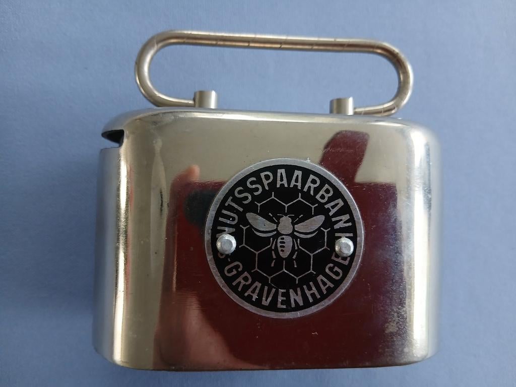 Spaarpot Nutsspaarbank 's Gravenhage, Ophalen of Verzenden, Steen, Aardewerk of Keramiek, Overige thema's