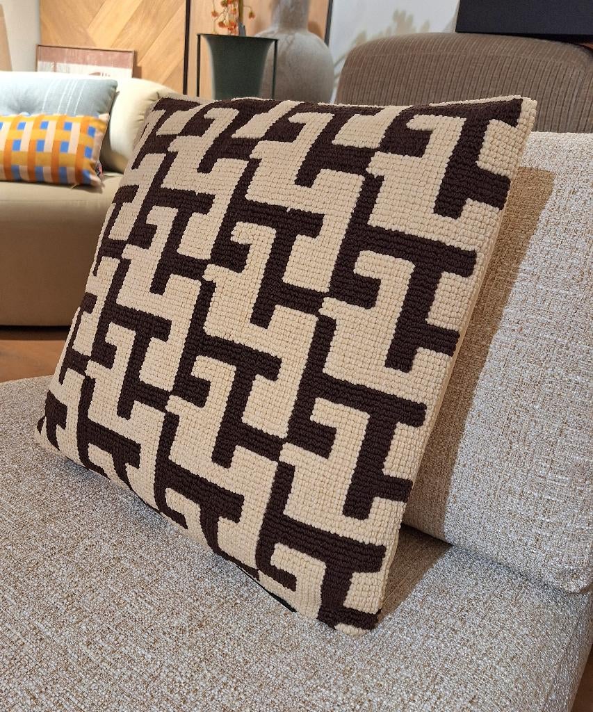 By Boo - Kussen Ziggy, brown, Info@by-boo.com, Albert Plesmanstraat 12 3772 MN Barneveld, Bruin, By Boo