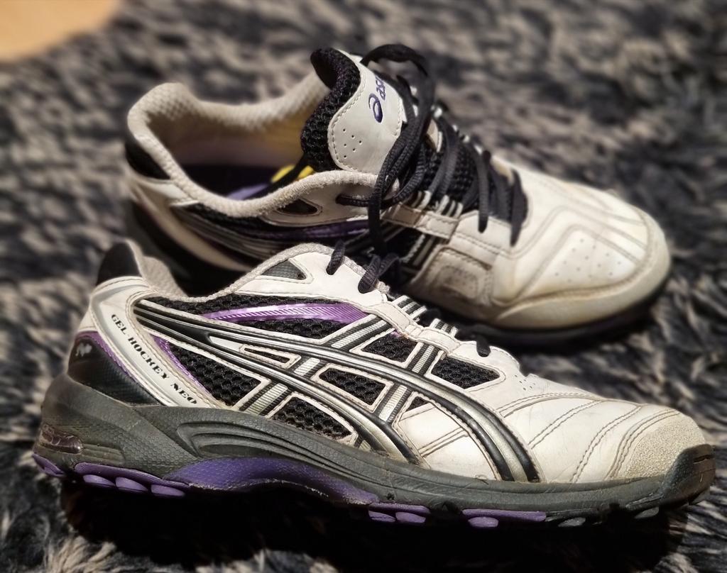 Asics Gel Hockey Neo - Maat 40 - Dames, Ophalen, Zo goed als nieuw, Schoenen