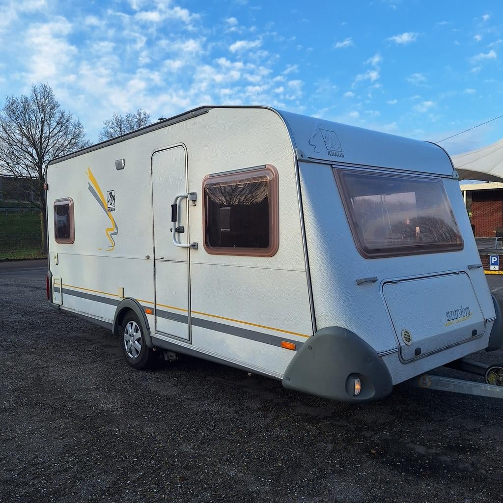 Knaus Sudwind 450, Voortent XL, Bovag 2024, Mover, Caravans en Kamperen, Omvormbare zithoek, Rondzit, Particulier, 4 tot 5 meter