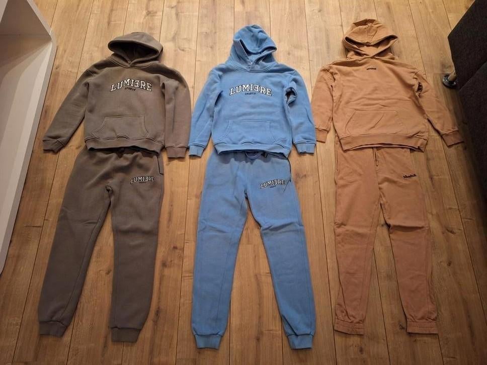 3 Lumiere & Nik&Nik Joggingpakken Maat 140 & 152, Ophalen of Verzenden, Zo goed als nieuw, Lumiere & Nik&Nik, Jongen of Meisje