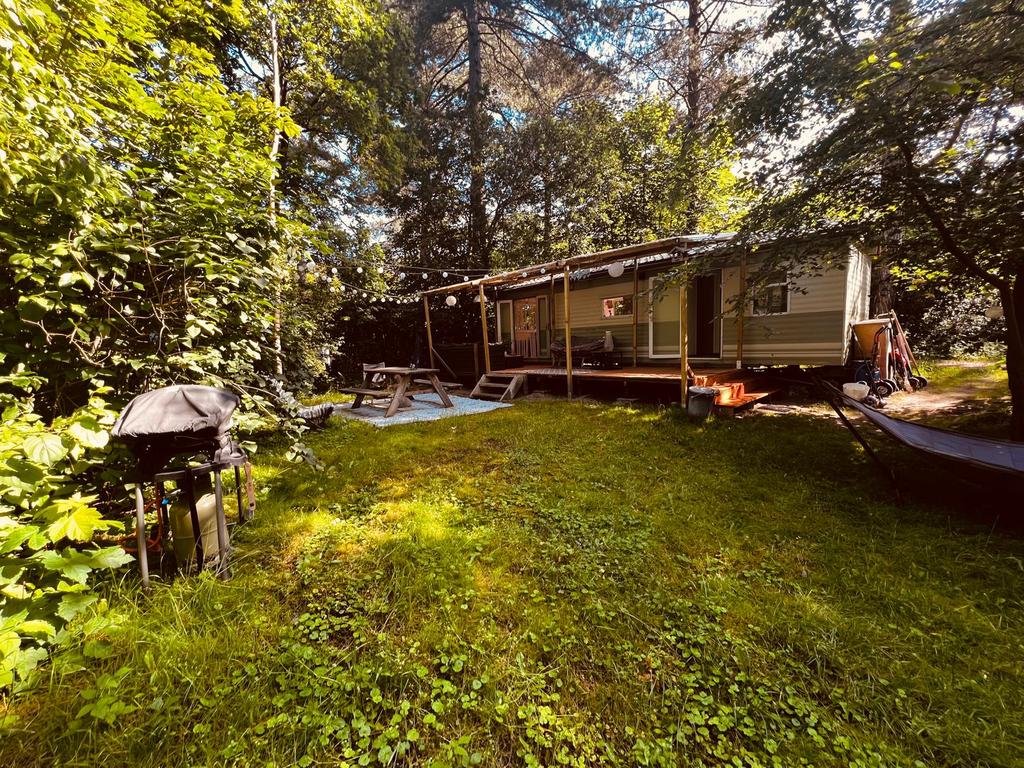 Mooie stacaravan in de bossen, Caravans en Kamperen, Verhuur