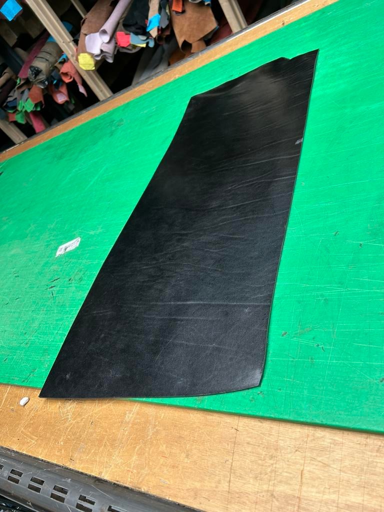 2 zwarte tuigleer lappen 3-3,5 mm dikte half soepel nr2-3, Zwart, Leer of Kunstleer, Ophalen of Verzenden, Zo goed als nieuw