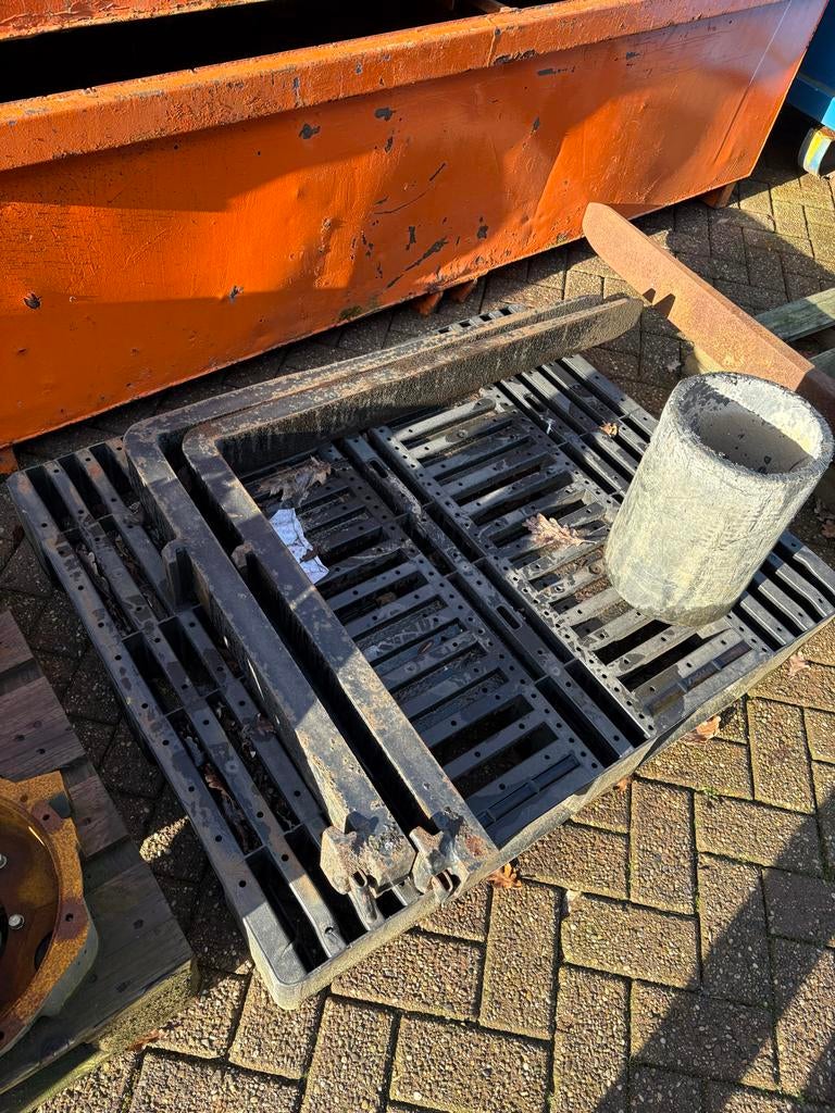 Manitou Vorken, Ophalen