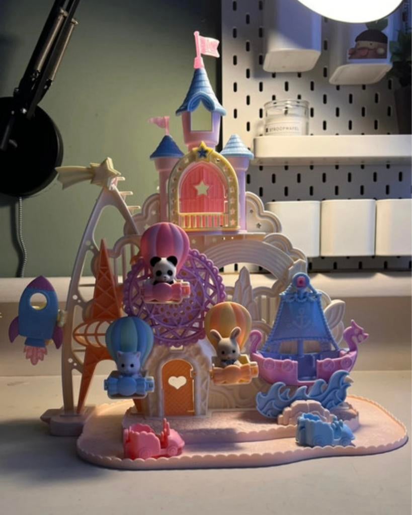 Sylvanian families amusement park, Ophalen of Verzenden, Zo goed als nieuw, Poppenhuis