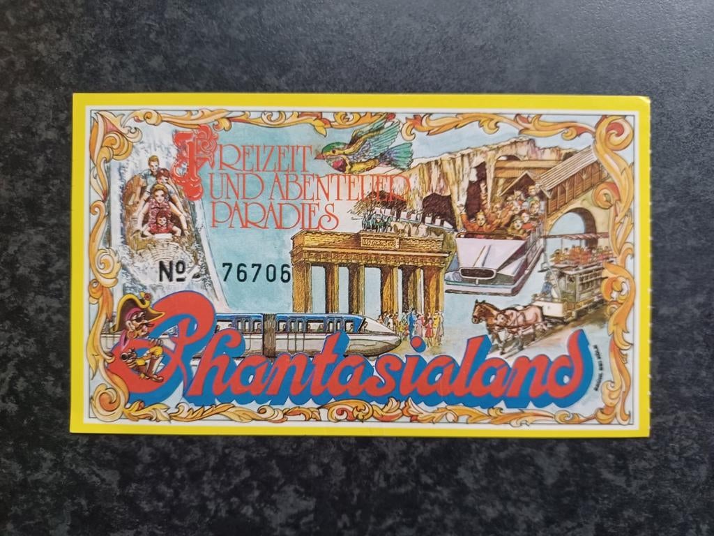Oude sticker Phantasialand (met nummer), Ophalen, Zo goed als nieuw